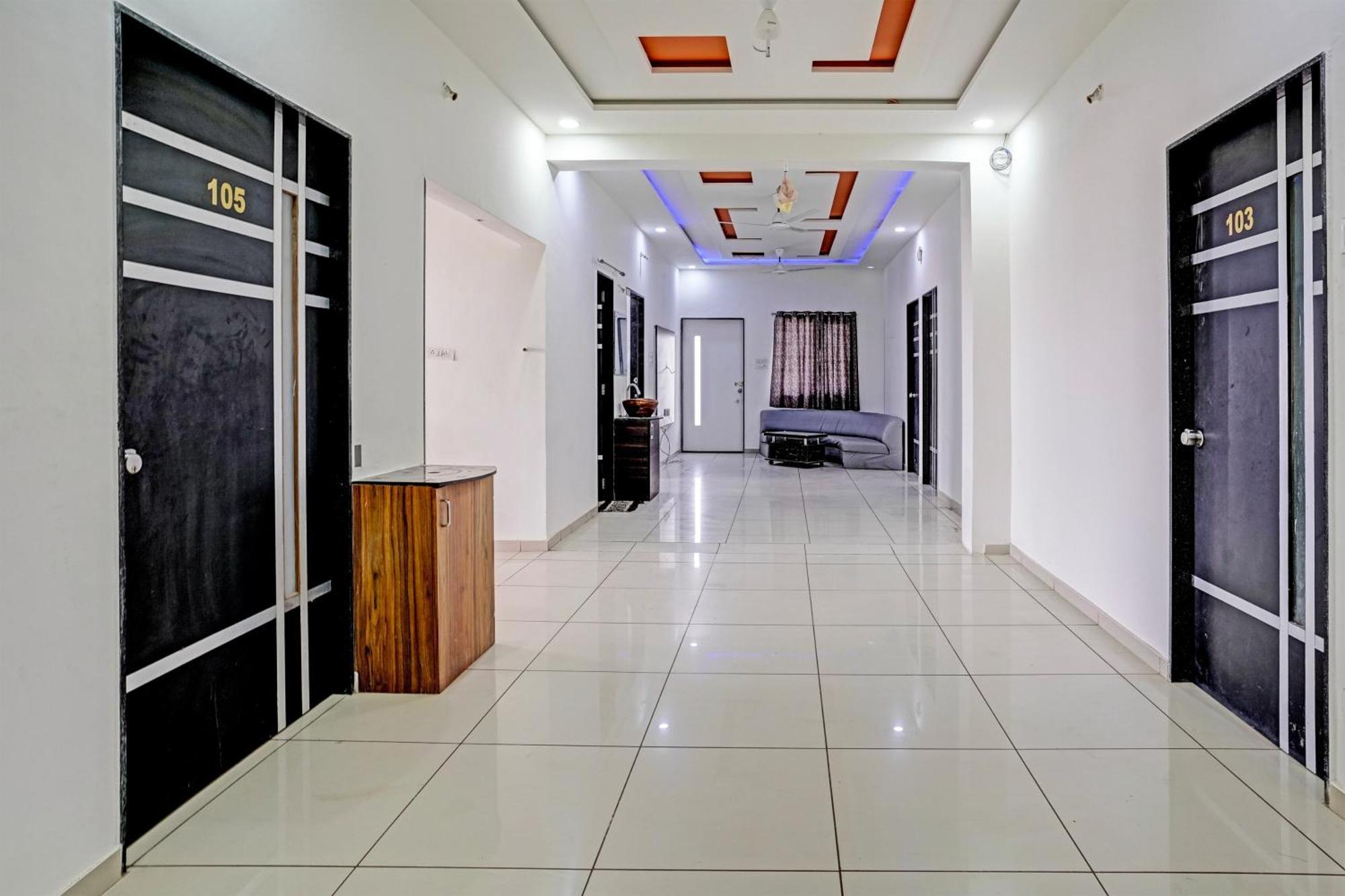 Hotel O White Palace Hotel Radźkot Zewnętrze zdjęcie